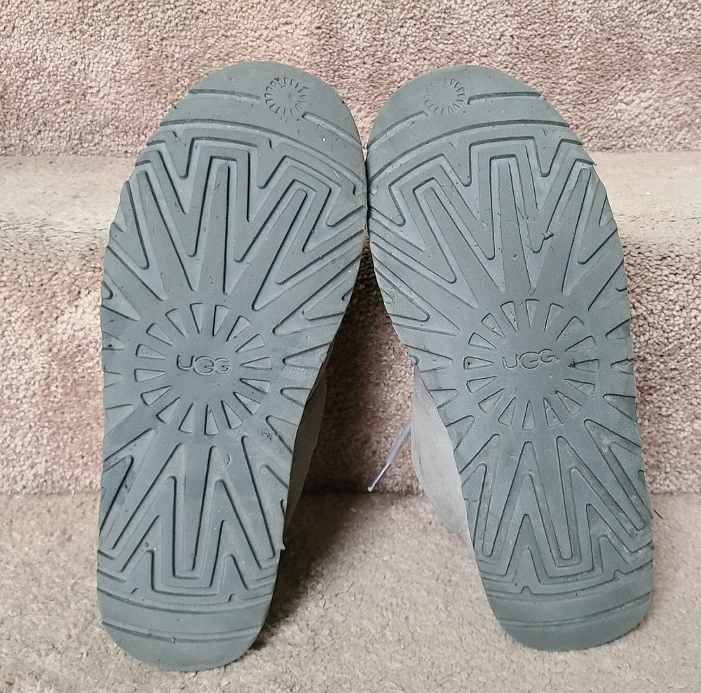 UGG Sz 11 Mens Gray Chukka Boots - Picture 10 of 17